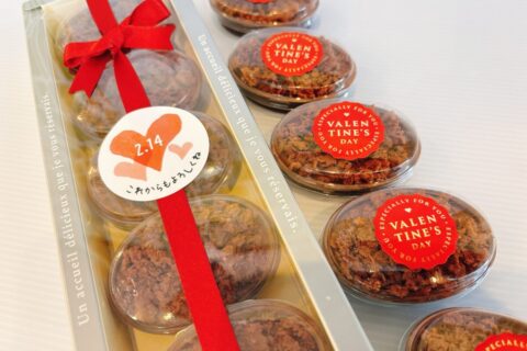 ザクザク食感と生チョコ食感を同時に味わえます！