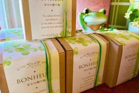 可愛らしいコンパクトギフト♧